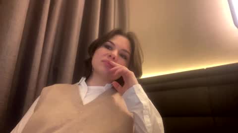 Snapshot of olivepeach chatting on 02-09-25, 05:01 Oil online show from 02-09-25, 05:01