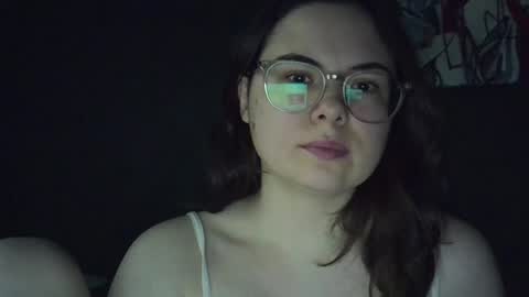 Snapshot of olivepeach chatting on 06-19-26, 11:58 Oil online show from 06-19-26, 11:58