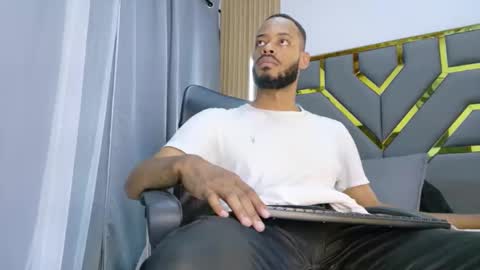 Oliver online show from 04-23-26, 06:10