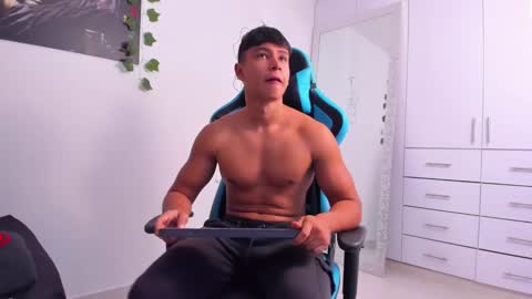 Oliver bray online show from 12-27-24, 12:39