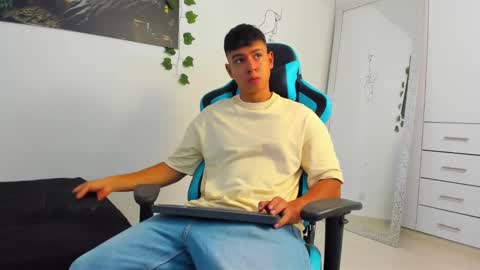 Oliver bray online show from 03-09-25, 03:05