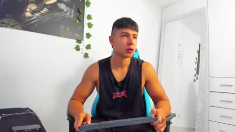 Oliver bray online show from 03-11-25, 03:45