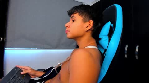 Oliver bray online show from 10-14-25, 06:09