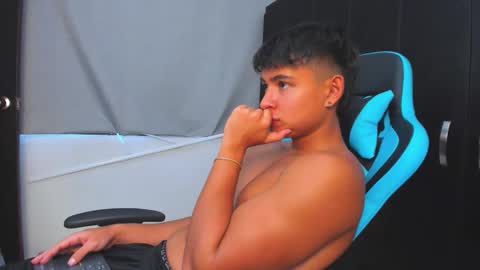 Oliver bray online show from 11-19-25, 09:59