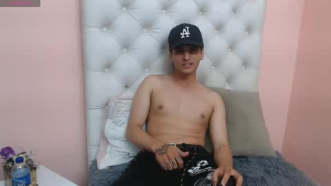 oliver_cat_ online show from 05-10-26, 01:49