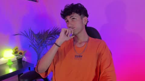 Snapshot of oliver_fast_ chatting on 12-03-24, 06:26 Oliver fast online show from 12-03-24, 06:26