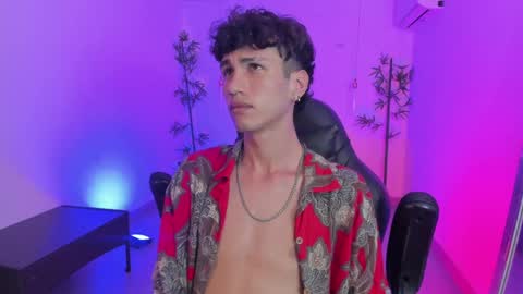 Snapshot of oliver_fast_ chatting on 12-05-24, 09:39 Oliver fast online show from 12-05-24, 09:39