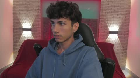 Snapshot of oliver_fast_ chatting on 12-13-24, 10:51 Oliver fast online show from 12-13-24, 10:51