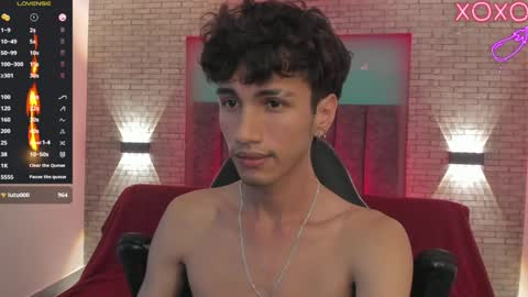 Snapshot of oliver_fast_ chatting on 12-13-24, 01:55 Oliver fast online show from 12-13-24, 01:55