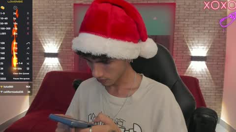 Snapshot of oliver_fast_ chatting on 12-13-24, 05:00 Oliver fast online show from 12-13-24, 05:00