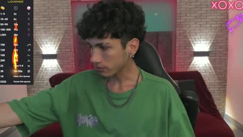 Snapshot of oliver_fast_ chatting on 12-19-24, 06:45 Oliver fast online show from 12-19-24, 06:45