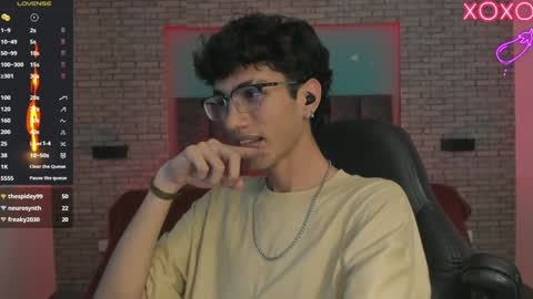 Snapshot of oliver_fast_ chatting on 12-26-24, 06:19 Oliver fast online show from 12-26-24, 06:19