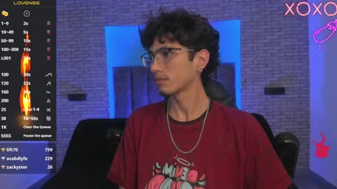 Snapshot of oliver_fast_ chatting on 01-11-25, 11:12 Oliver fast online show from 01-11-25, 11:12