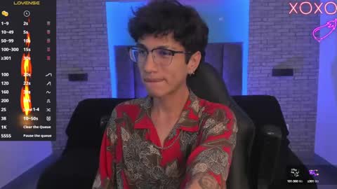 Snapshot of oliver_fast_ chatting on 01-15-25, 04:25 Oliver fast online show from 01-15-25, 04:25