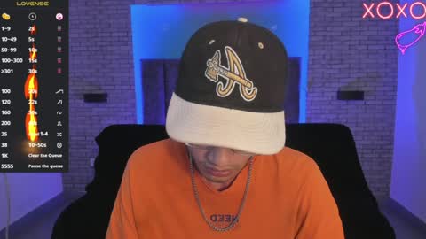 Snapshot of oliver_fast_ chatting on 01-18-25, 04:26 Oliver fast online show from 01-18-25, 04:26