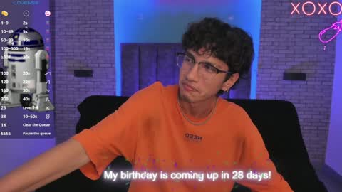 Snapshot of oliver_fast_ chatting on 01-18-25, 01:40 Oliver fast online show from 01-18-25, 01:40