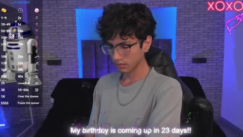 Snapshot of oliver_fast_ chatting on 01-24-25, 04:05 Oliver fast online show from 01-24-25, 04:05