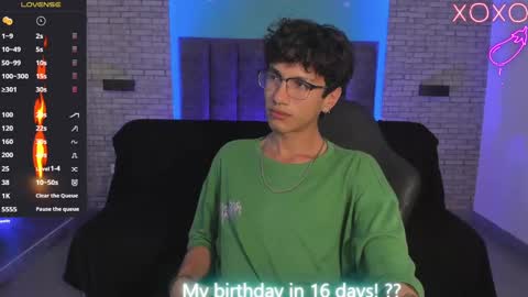 Snapshot of oliver_fast_ chatting on 01-30-25, 04:48 Oliver fast online show from 01-30-25, 04:48