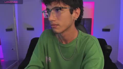 Snapshot of oliver_fast_ chatting on 02-02-25, 07:09 Oliver fast online show from 02-02-25, 07:09