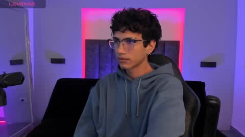 Snapshot of oliver_fast_ chatting on 02-05-25, 04:27 Oliver fast online show from 02-05-25, 04:27