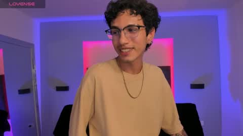 Snapshot of oliver_fast_ chatting on 02-13-25, 04:32 Oliver fast online show from 02-13-25, 04:32