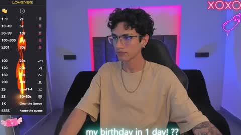 Snapshot of oliver_fast_ chatting on 02-15-25, 05:19 Oliver fast online show from 02-15-25, 05:19