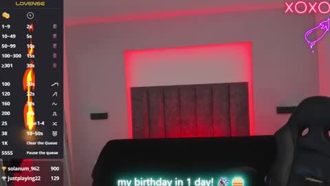 Snapshot of oliver_fast_ chatting on 02-15-25, 02:33 Oliver fast online show from 02-15-25, 02:33