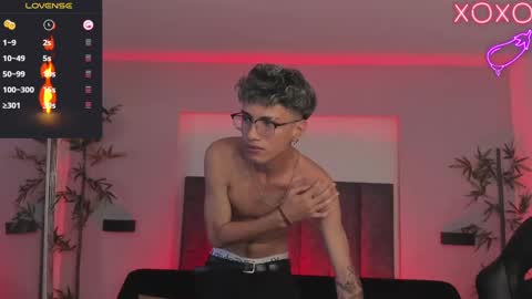 Snapshot of oliver_fast_ chatting on 03-07-25, 02:23 Oliver fast online show from 03-07-25, 02:23