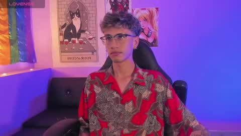 Snapshot of oliver_fast_ chatting on 03-09-25, 08:42 Oliver fast online show from 03-09-25, 08:42