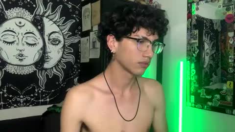 Snapshot of oliver_fast_ chatting on 10-03-25, 08:00 Oliver fast online show from 10-03-25, 08:00