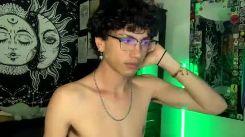 Snapshot of oliver_fast_ chatting on 10-05-25, 05:06 Oliver fast online show from 10-05-25, 05:06