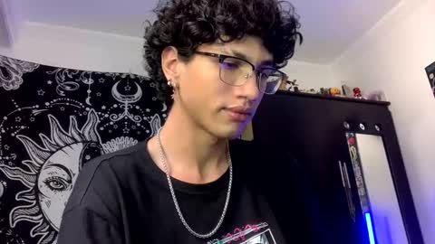 Snapshot of oliver_fast_ chatting on 10-16-25, 04:19 Oliver fast online show from 10-16-25, 04:19