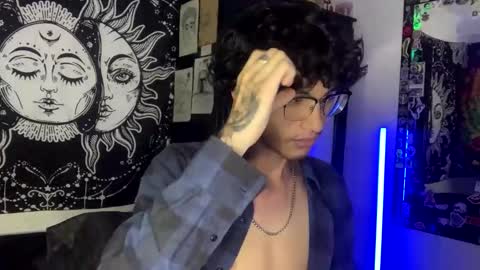 Snapshot of oliver_fast_ chatting on 10-21-25, 08:04 Oliver fast online show from 10-21-25, 08:04