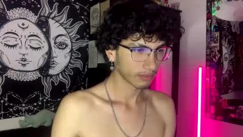 Snapshot of oliver_fast_ chatting on 10-22-25, 07:30 Oliver fast online show from 10-22-25, 07:30