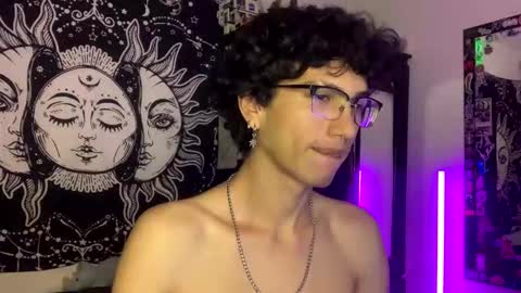 Snapshot of oliver_fast_ chatting on 10-24-25, 08:11 Oliver fast online show from 10-24-25, 08:11