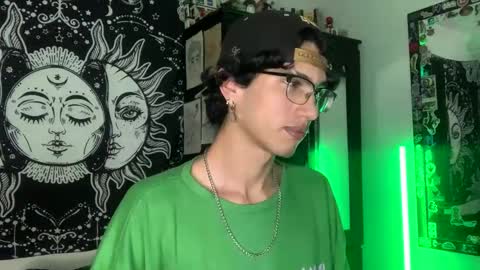 Snapshot of oliver_fast_ chatting on 11-07-25, 01:38 Oliver fast online show from 11-07-25, 01:38