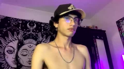 Snapshot of oliver_fast_ chatting on 11-11-25, 02:11 Oliver fast online show from 11-11-25, 02:11