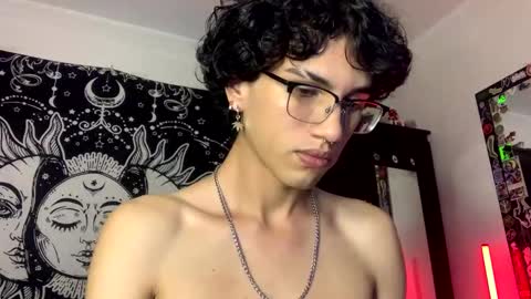 Snapshot of oliver_fast_ chatting on 11-22-25, 09:08 Oliver fast online show from 11-22-25, 09:08