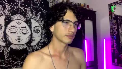 Snapshot of oliver_fast_ chatting on 12-16-25, 03:55 Oliver fast online show from 12-16-25, 03:55