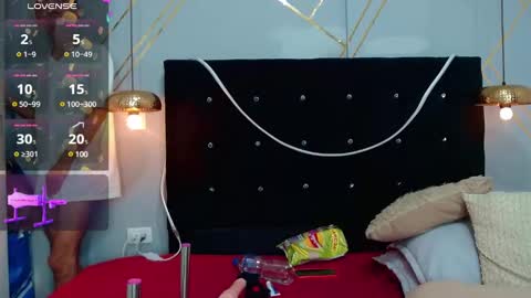 Snapshot of oliver_king_sex chatting on 12-20-24, 08:45 Oliver Smith online show from 12-20-24, 08:45