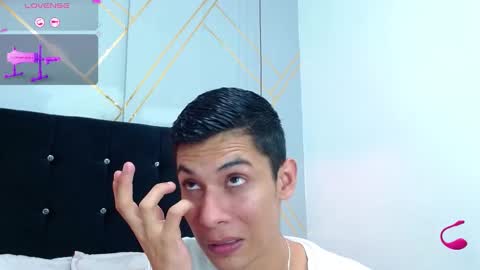 Snapshot of oliver_king_sex chatting on 02-04-25, 01:13 Oliver Smith online show from 02-04-25, 01:13