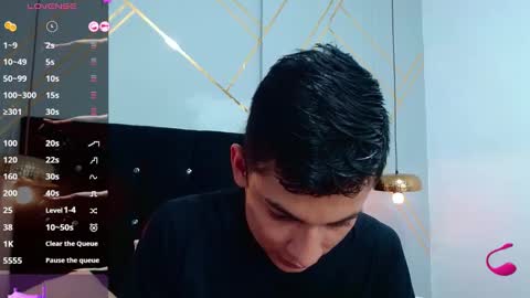 Snapshot of oliver_king_sex chatting on 03-01-25, 09:15 Oliver Smith online show from 03-01-25, 09:15