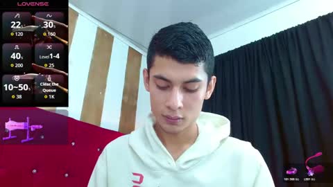 Snapshot of oliver_king_sex chatting on 10-23-25, 03:44 Oliver Smith online show from 10-23-25, 03:44