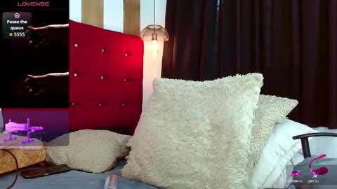 Snapshot of oliver_king_sex chatting on 10-31-25, 03:02 Oliver Smith online show from 10-31-25, 03:02