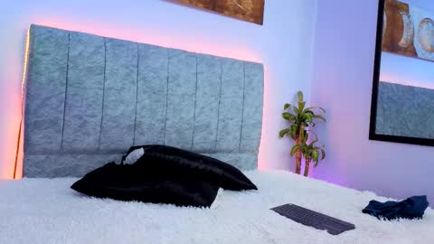 oliver mr  online show from 10-23-25, 02:27