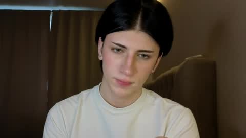 oliver online show from 03-25-26, 01:06