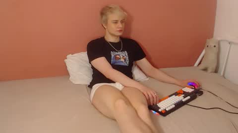 Oliver online show from 03-27-26, 01:22