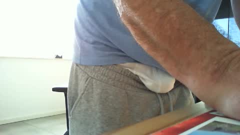 Snapshot of oliverblue88560938 chatting on 11-27-25, 11:56 Rene online show from 11-27-25, 11:56