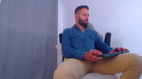 oliver online show from 12-08-24, 07:11