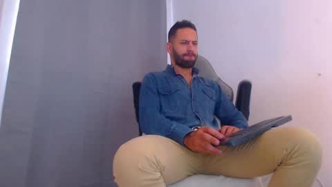 oliver online show from 12-27-24, 09:11